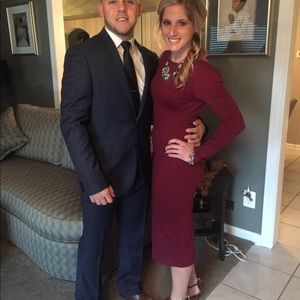 Lulus wine color dress. Size small.